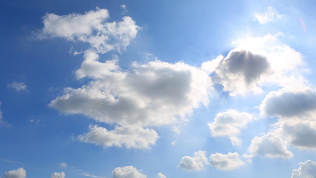 蓝天白云长相依