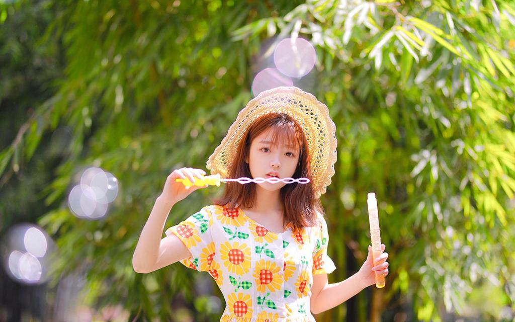 天真无邪治愈系清纯美女户外写真