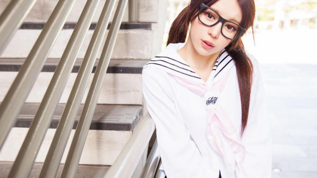 气质少女干净白嫩制服诱惑写真