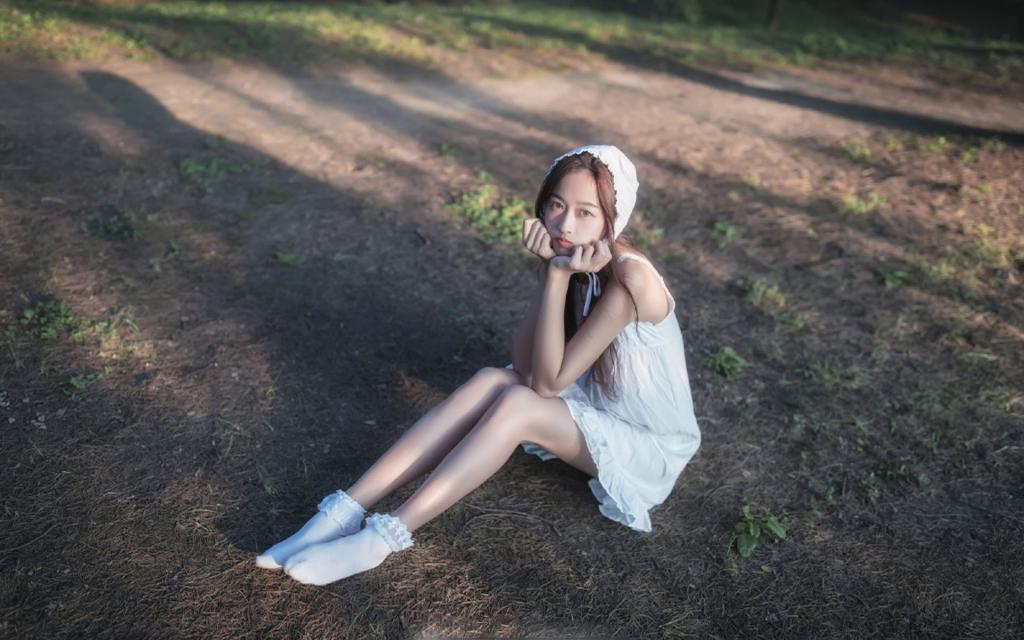 清纯养眼的森系女孩唯美写真