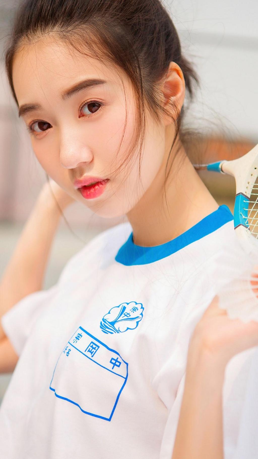 运动装美女清新写真手机壁纸