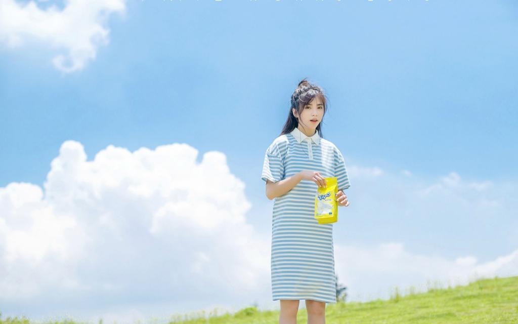 俏皮柔美少女迷人写真