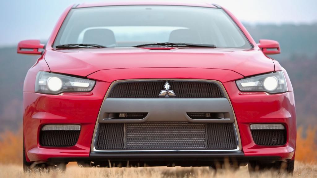 近距离拍摄三菱第十代EVO跑车