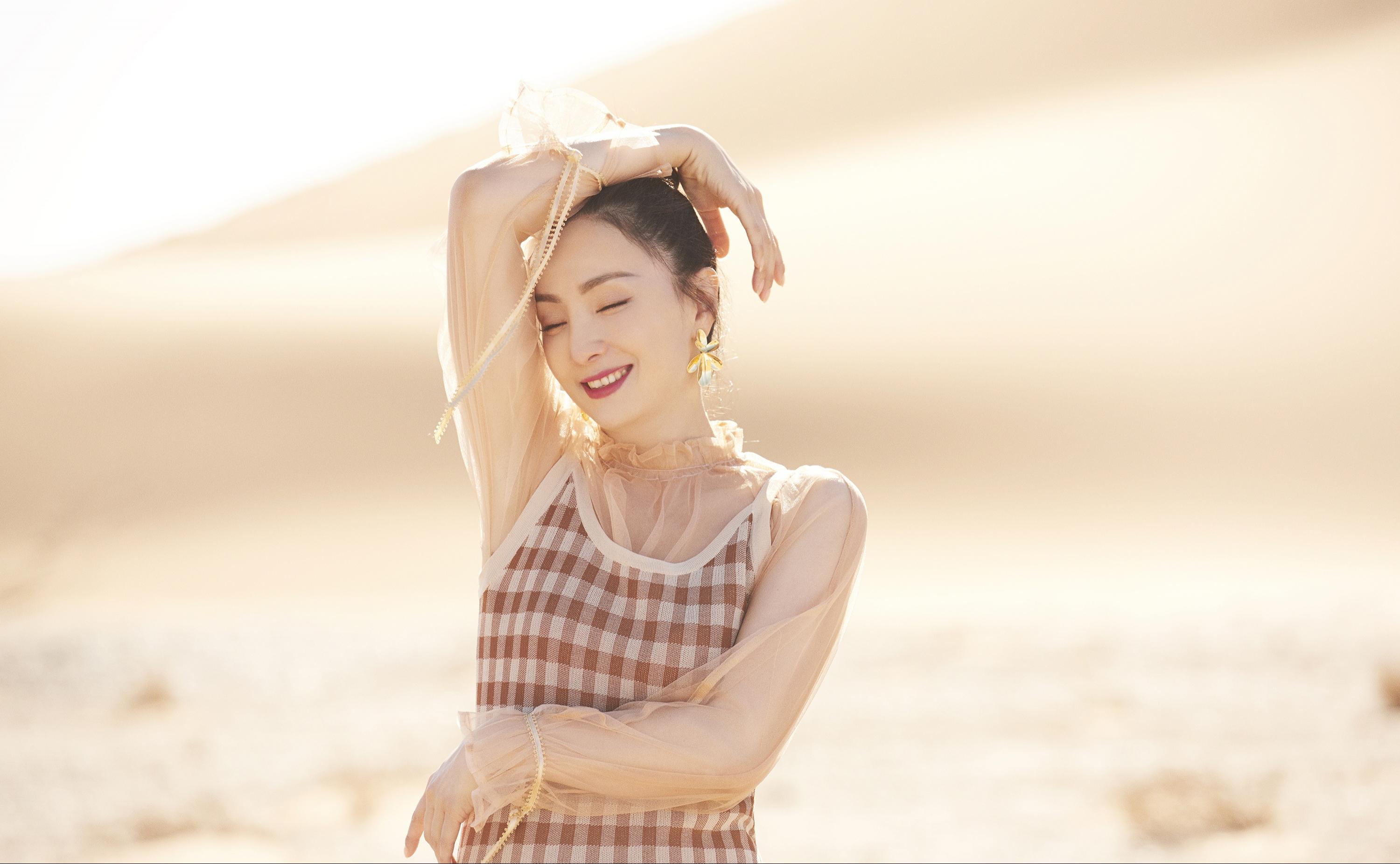 性感迷人御姐陶虹时尚写真