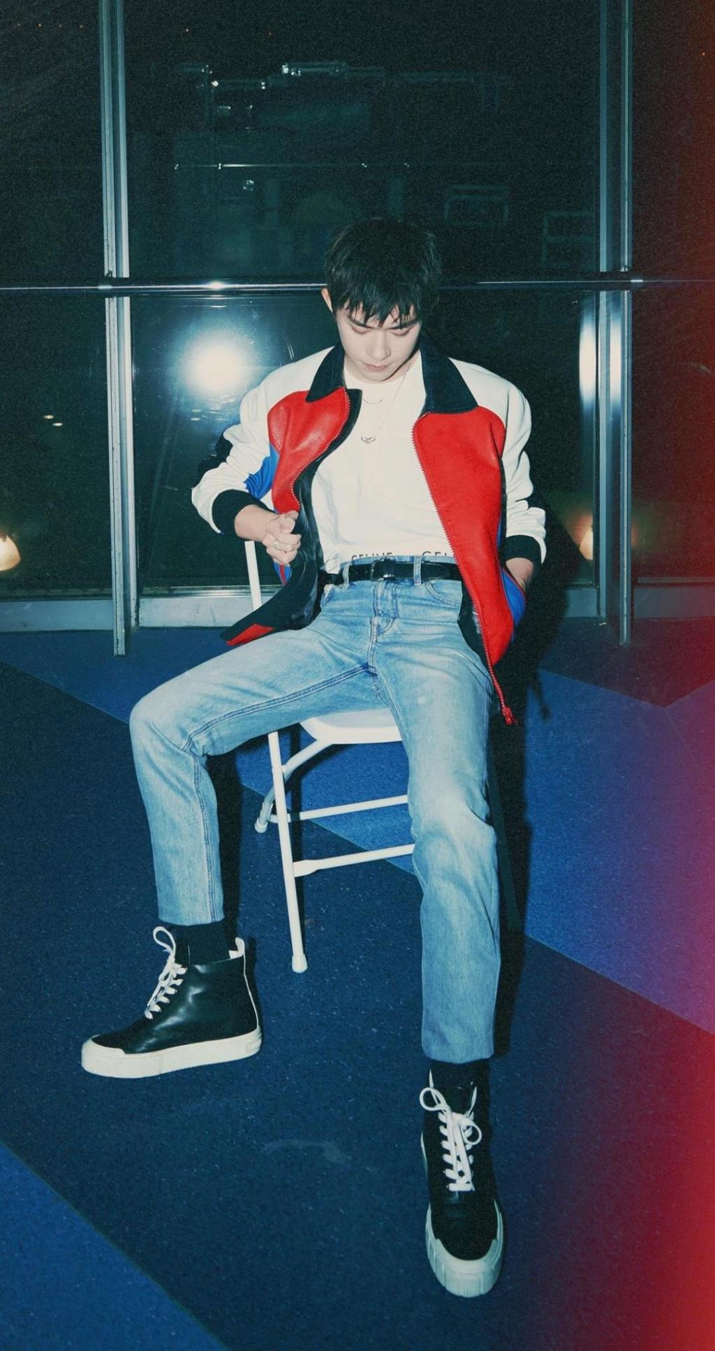 潮流男孩易烊千玺帅气迷人写真