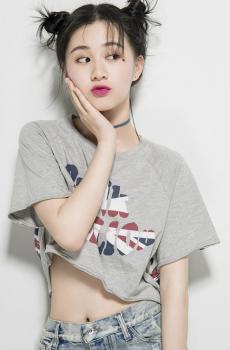 刘颖伦青春洋溢写真