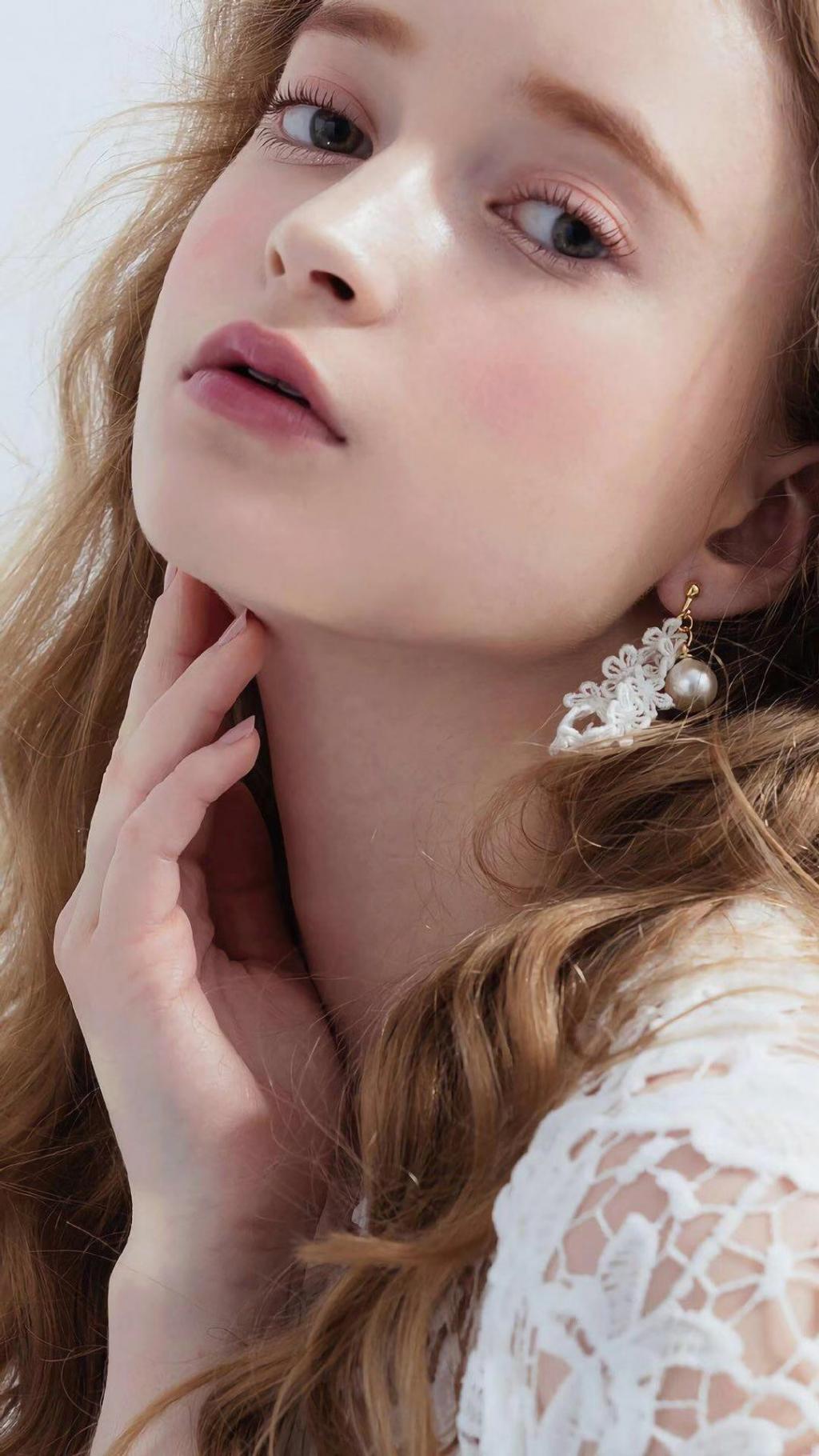 养眼欧美女孩时尚休闲写真