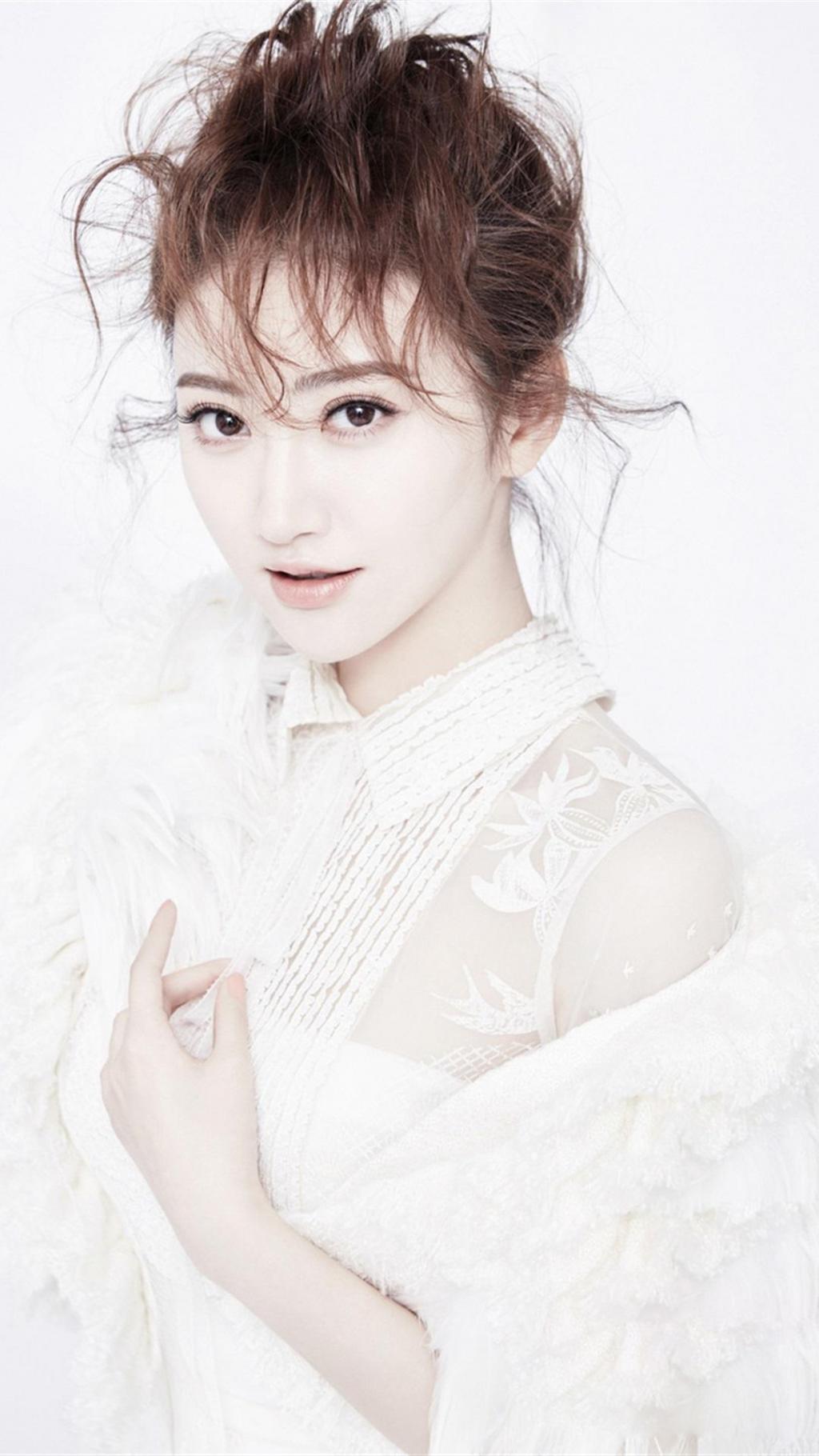 景甜叕解锁杂志封面