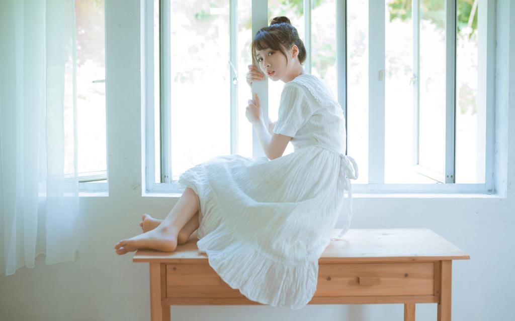 清新养眼的少女室内写真