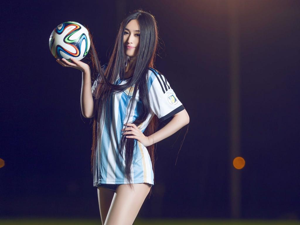 2014世界杯足球宝贝