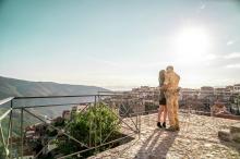 《太阳的后裔》电视剧中宋仲基和宋慧乔甜美瞬间