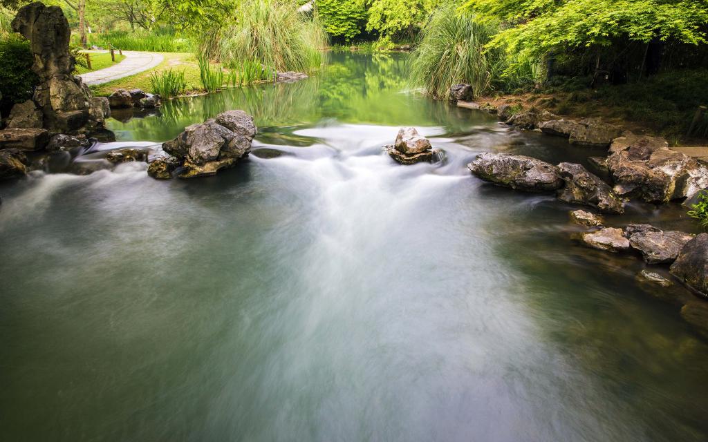 九溪十八涧的小溪