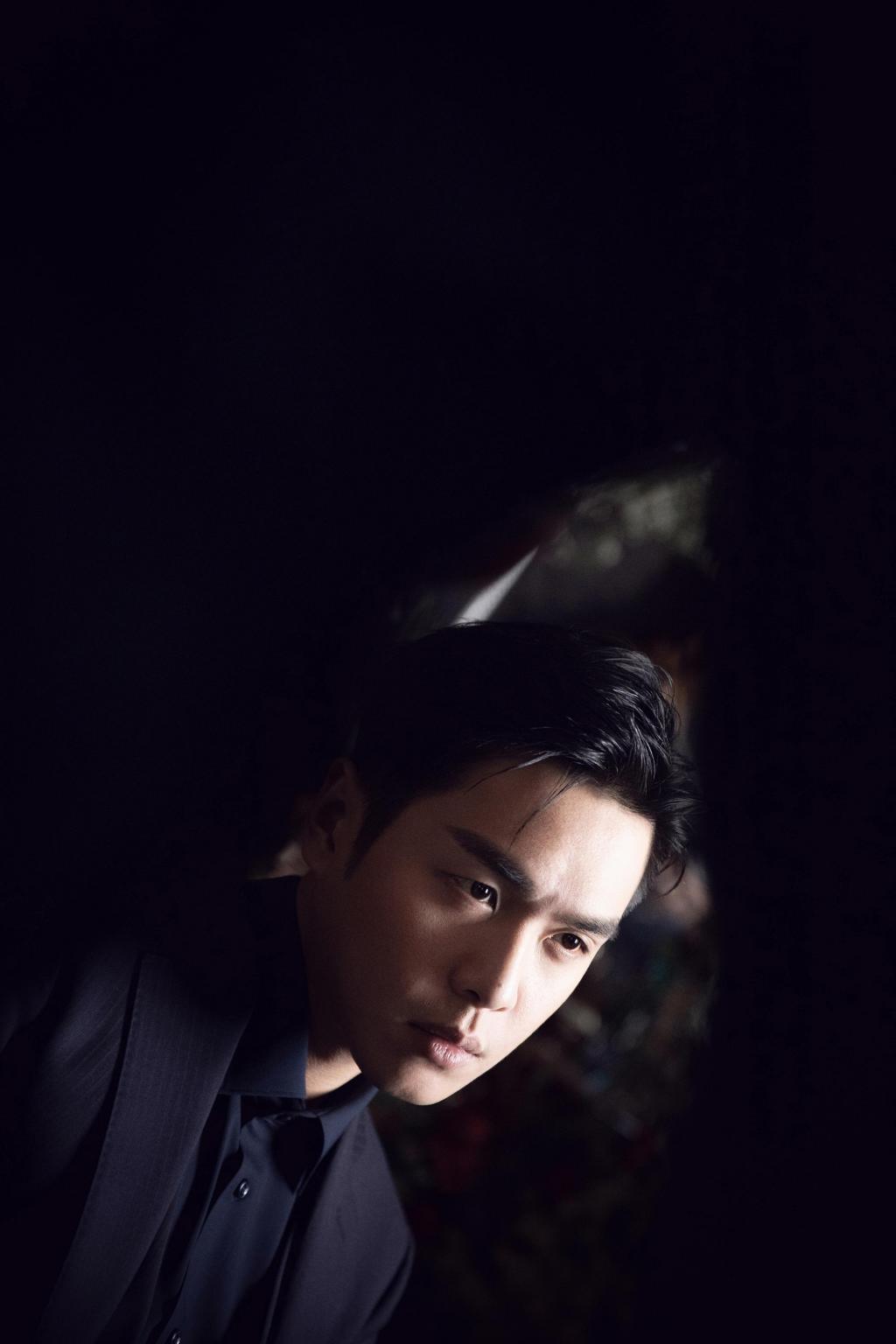 张若昀正装时尚帅气写真