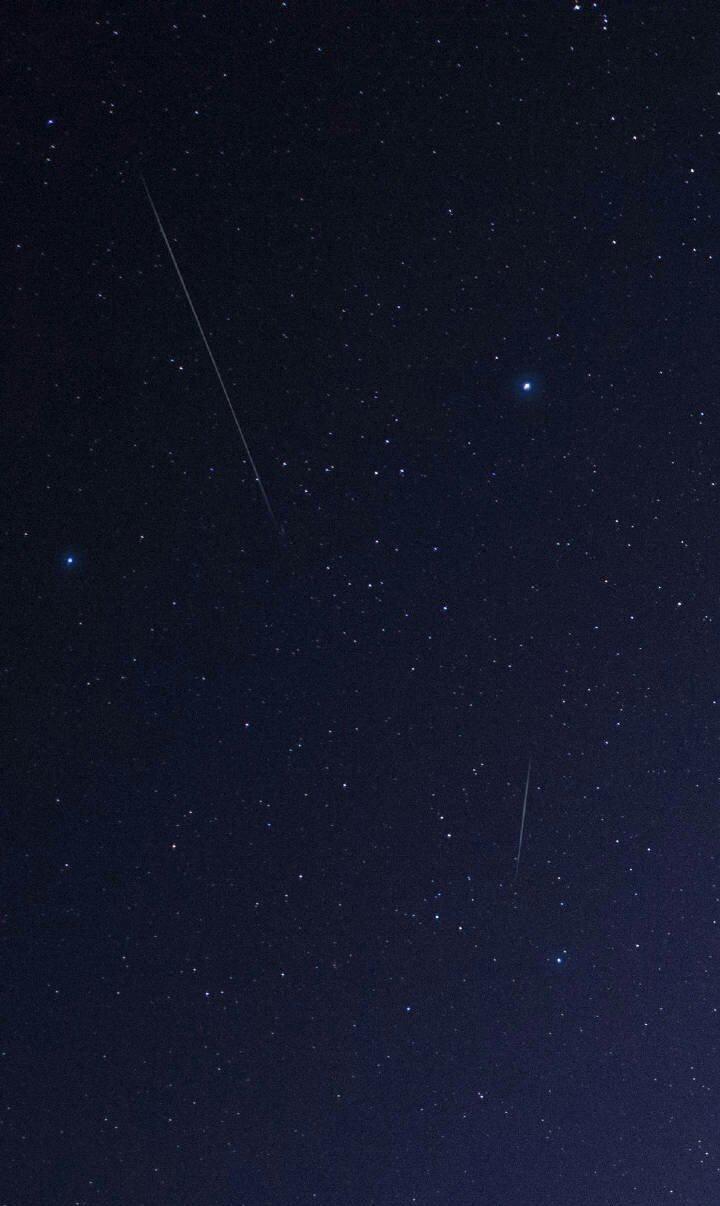 天琴座唯美流星雨景色