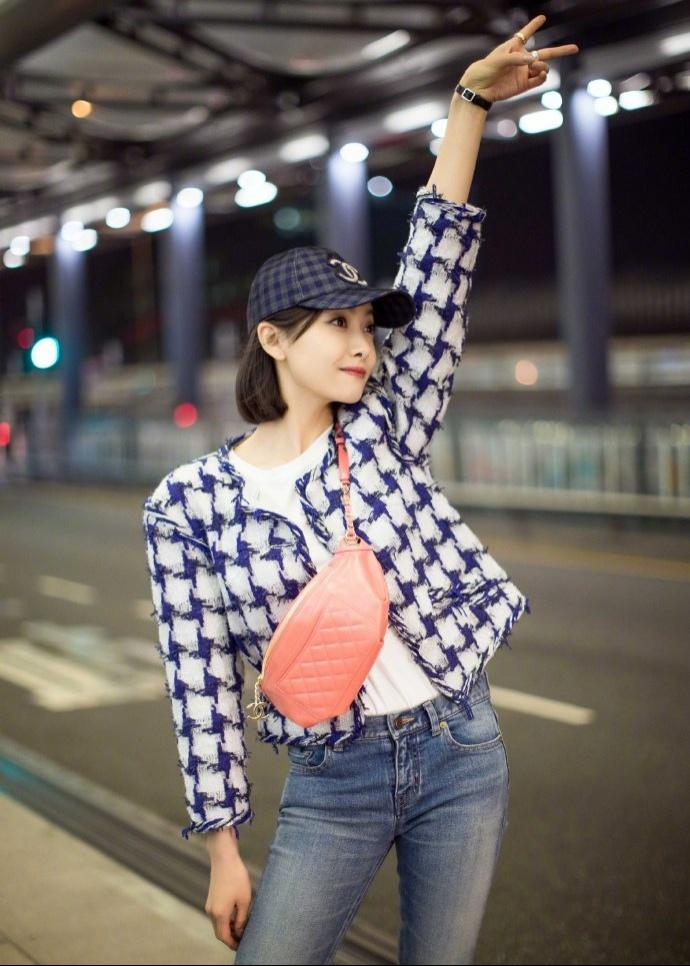 宋茜机场时髦气质写真