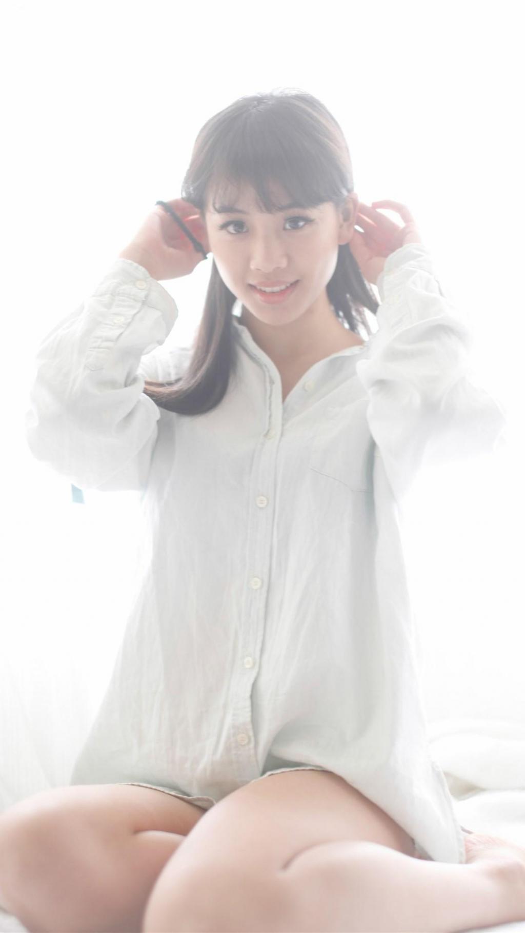 七米baby衬衫美女手机壁纸