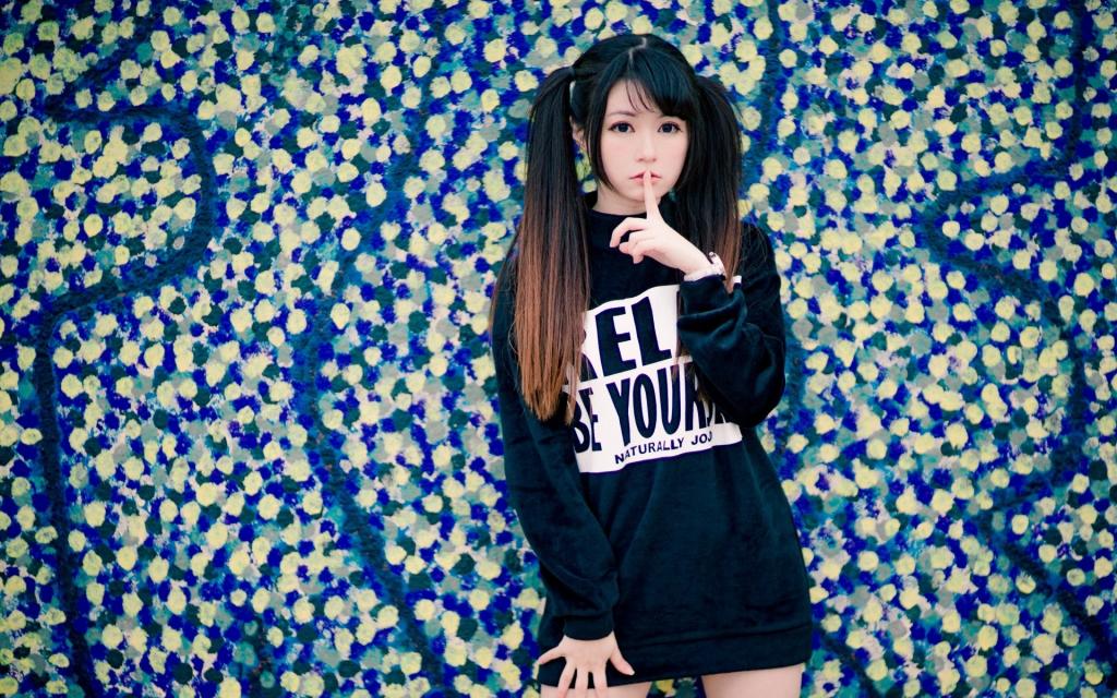亚洲美女