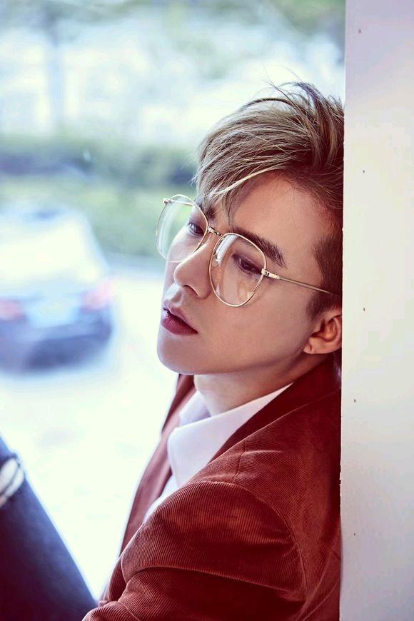 帅气的摩登兄弟刘宇宁