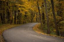 蜿蜒的公路风光