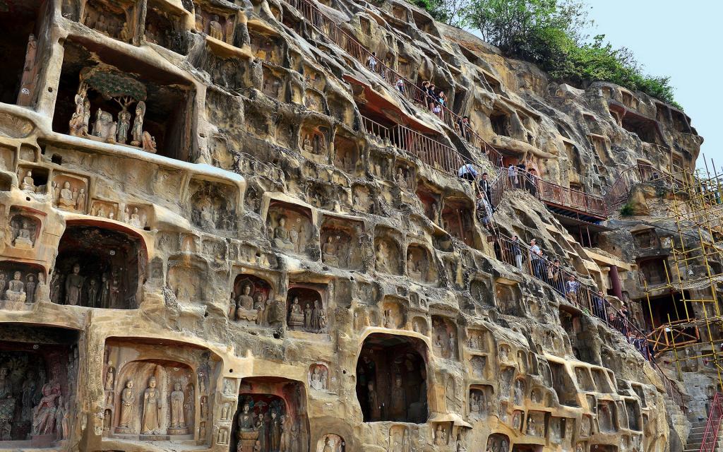 四川广元千佛崖石窟风景区