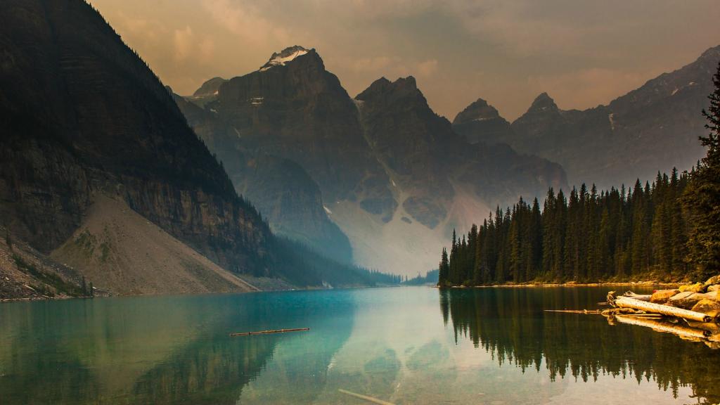 加拿大梦莲湖自然风光