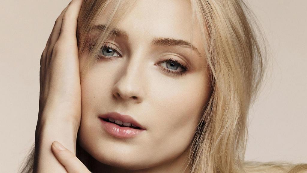 美女演员索菲·特纳