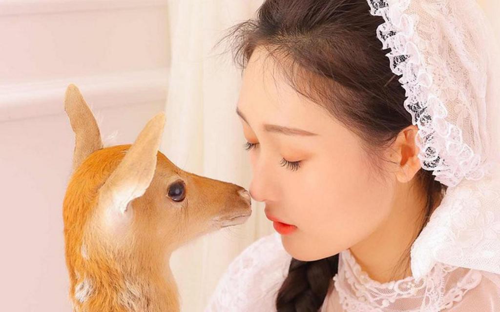 恬静可爱小清新萌妹子球池写真