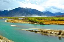 西藏尼洋河风光