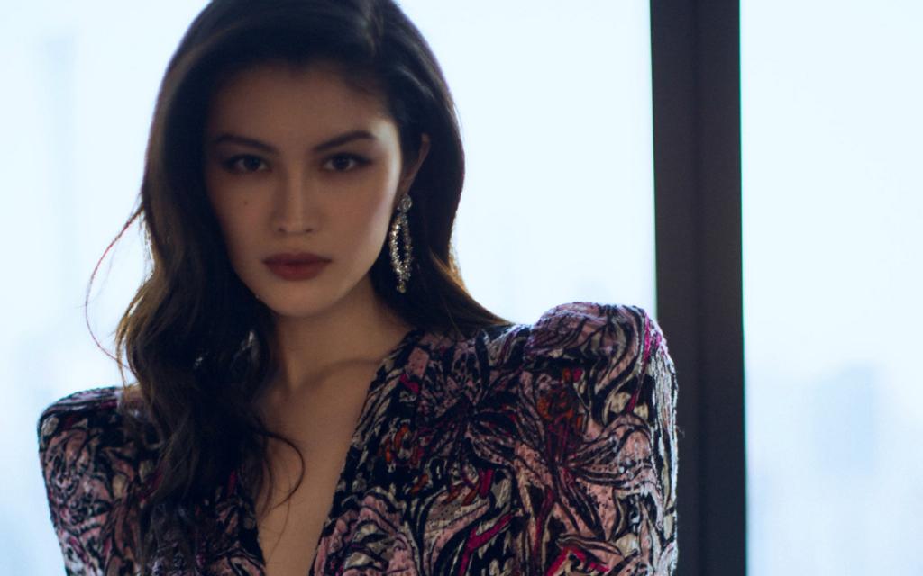 何穗美艳性感写真