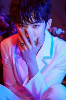 小鲜肉少年黄新淳帅气光影个人魅力写真-3