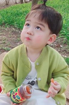 可爱萌娃李浠晗俏皮呆萌写真-3