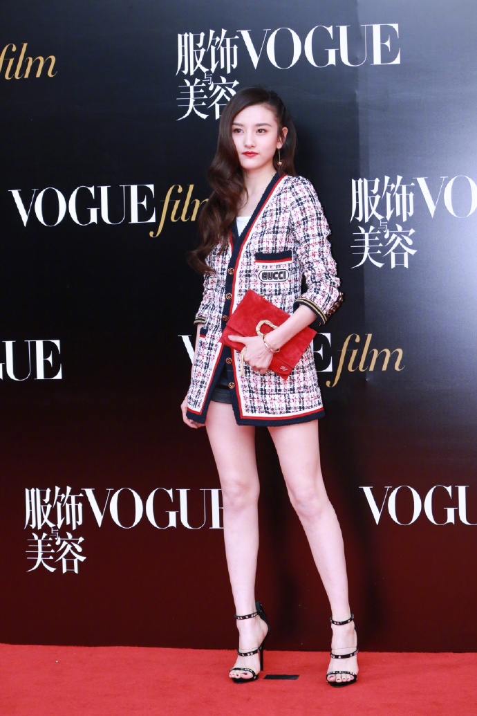 童星宋祖儿的性感写真