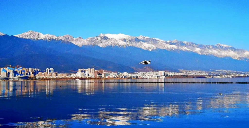 苍山雪遇见洱海蓝