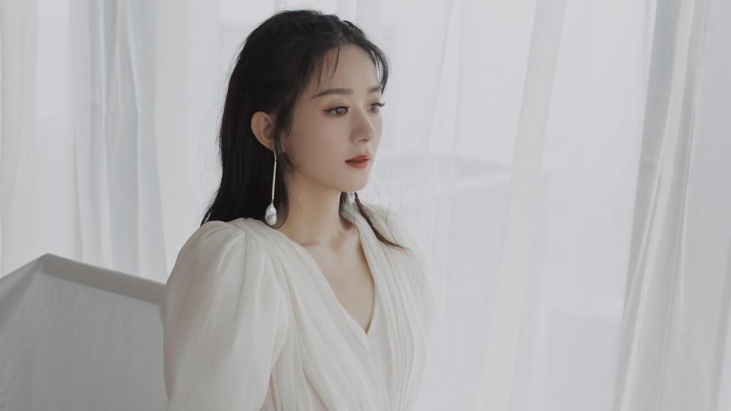 赵丽颖温婉可人气质写真