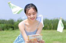 夏日水嫩吊带裙美女