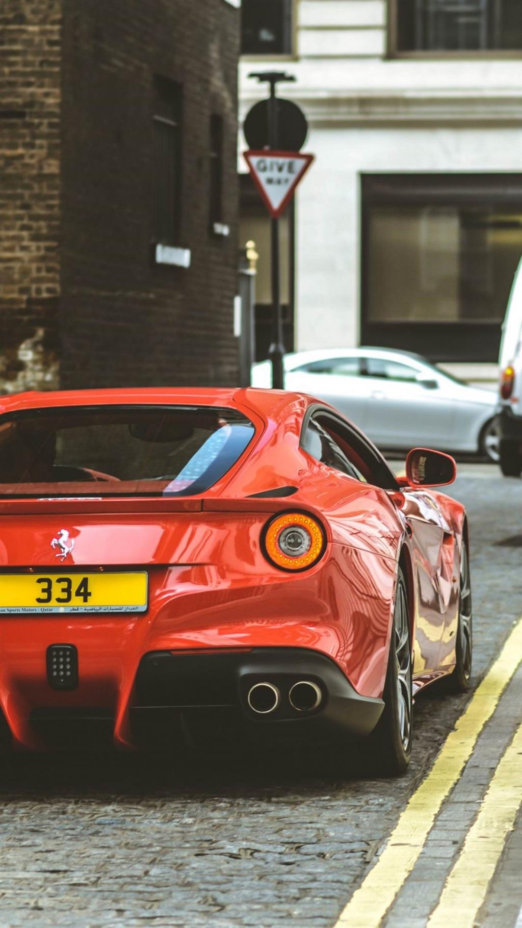 红色法拉利跑车