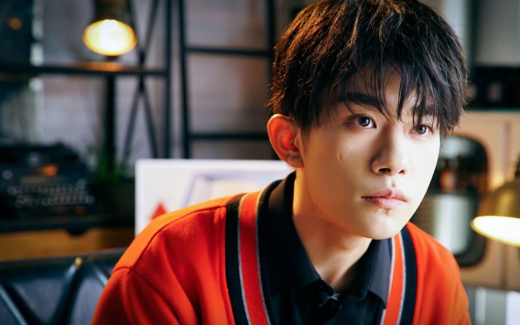  帅气迷人易烊千玺