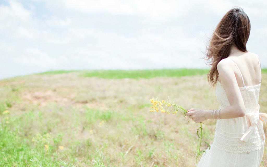 清新脱俗的美女写真