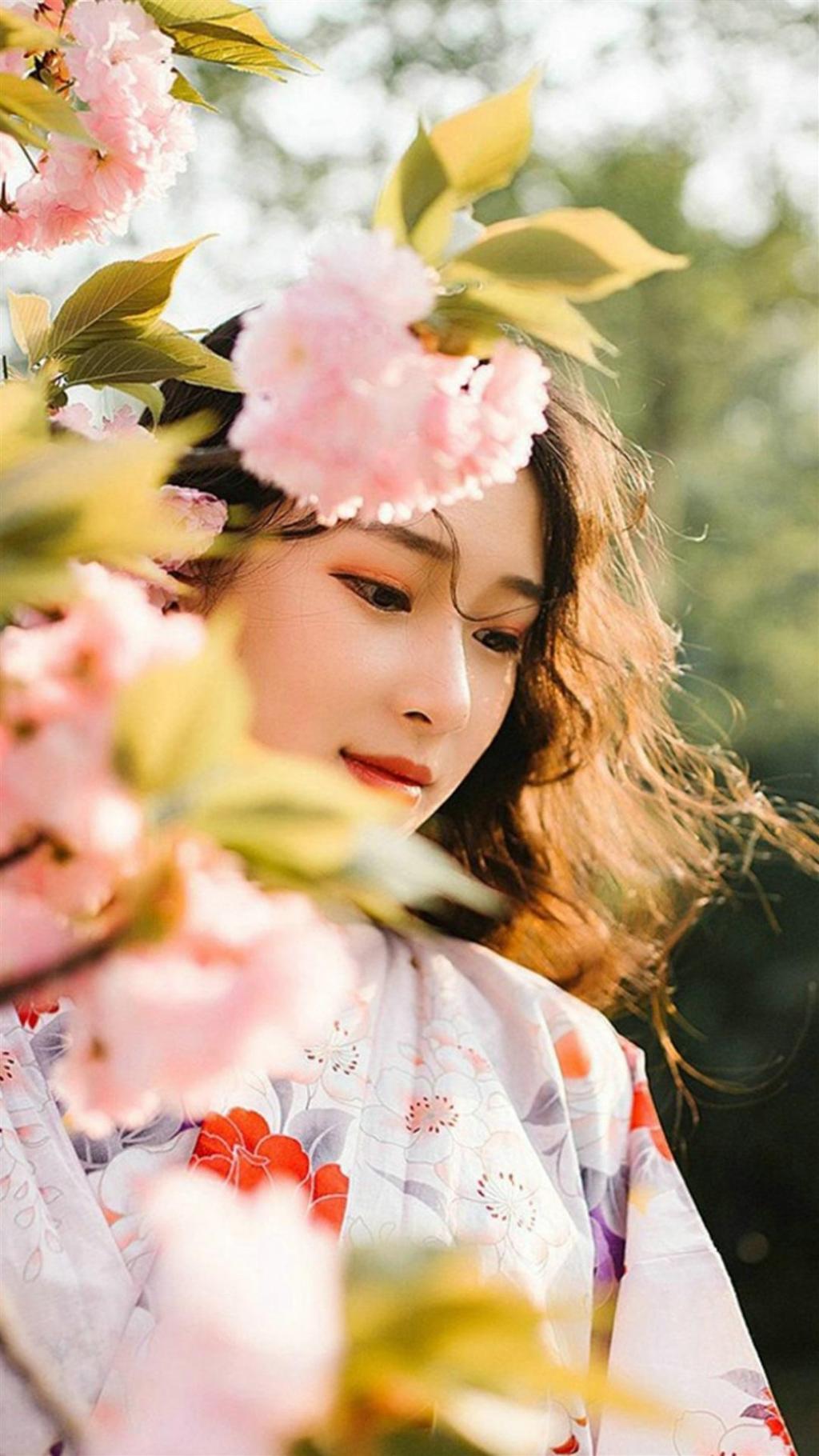 樱花树下清纯美女写真