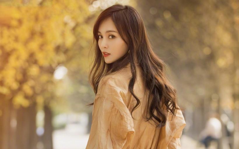 唐嫣户外优雅唯美时尚写真