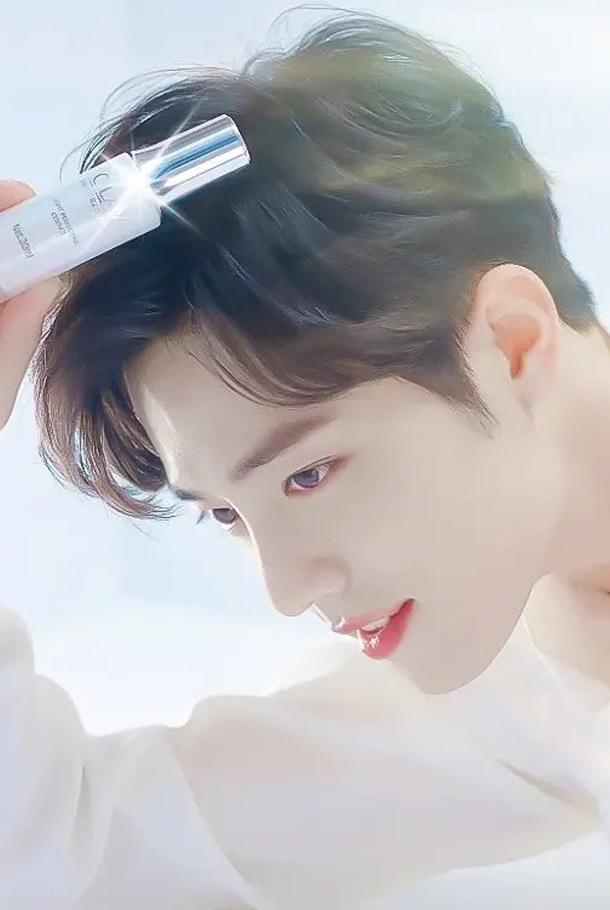 小清新少年肖战时尚帅气阳光写真