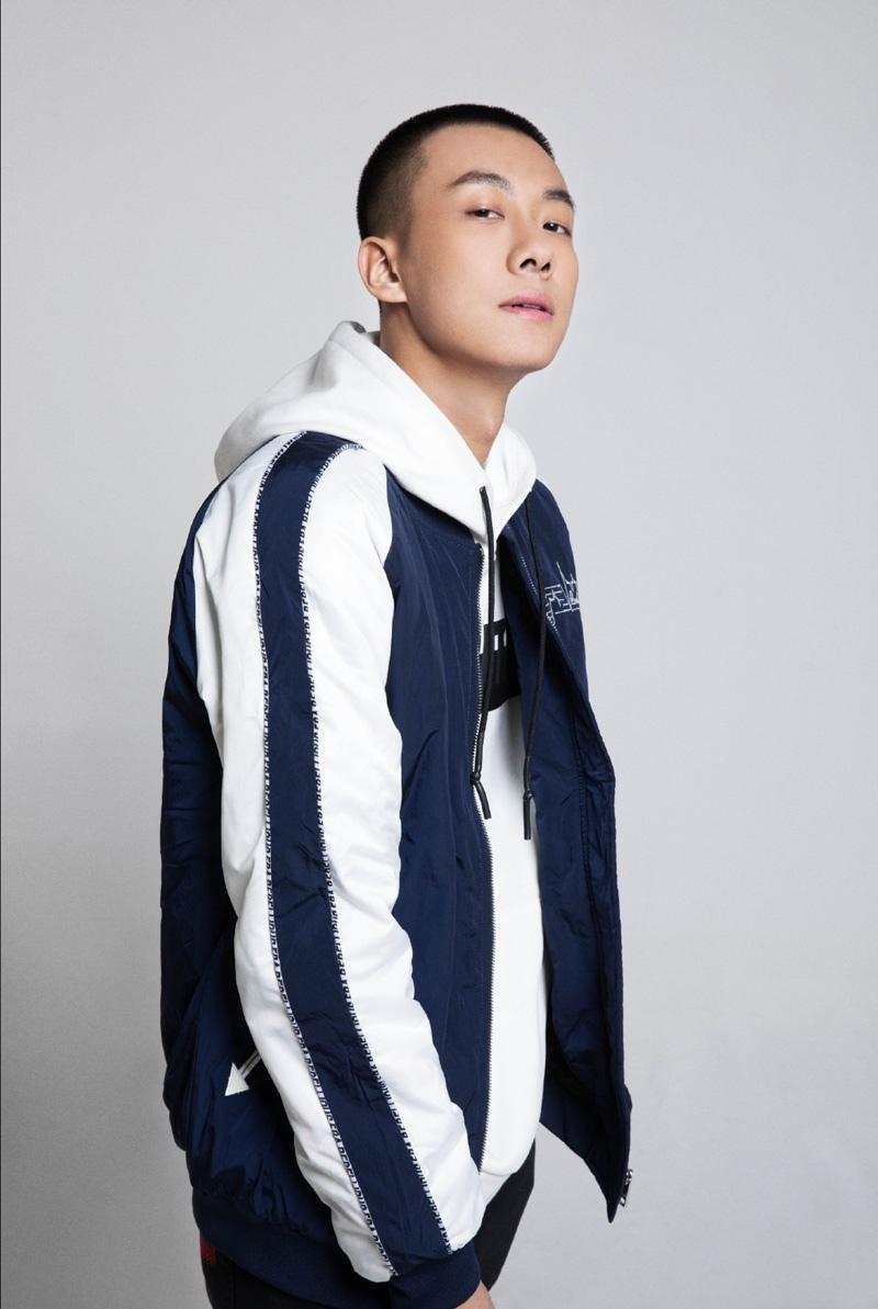 高至霆时尚休闲风写真