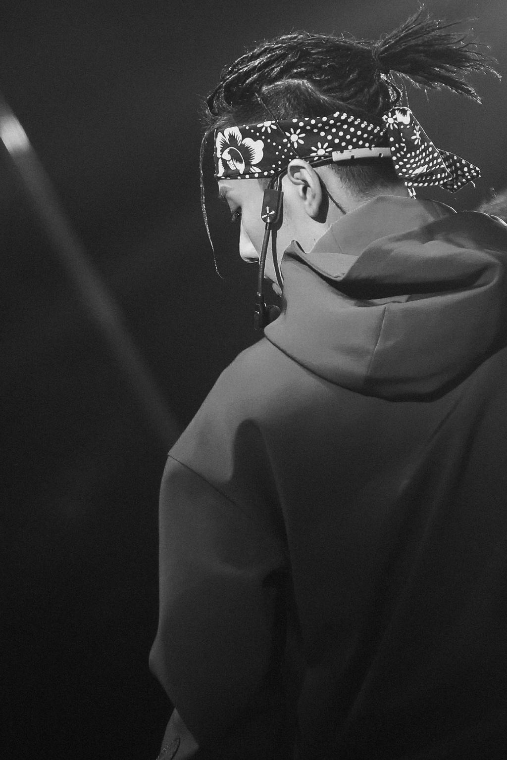 王子异《偶像练习生》帅气写真