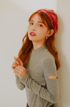 气质美女性感迷人唯美写真-2