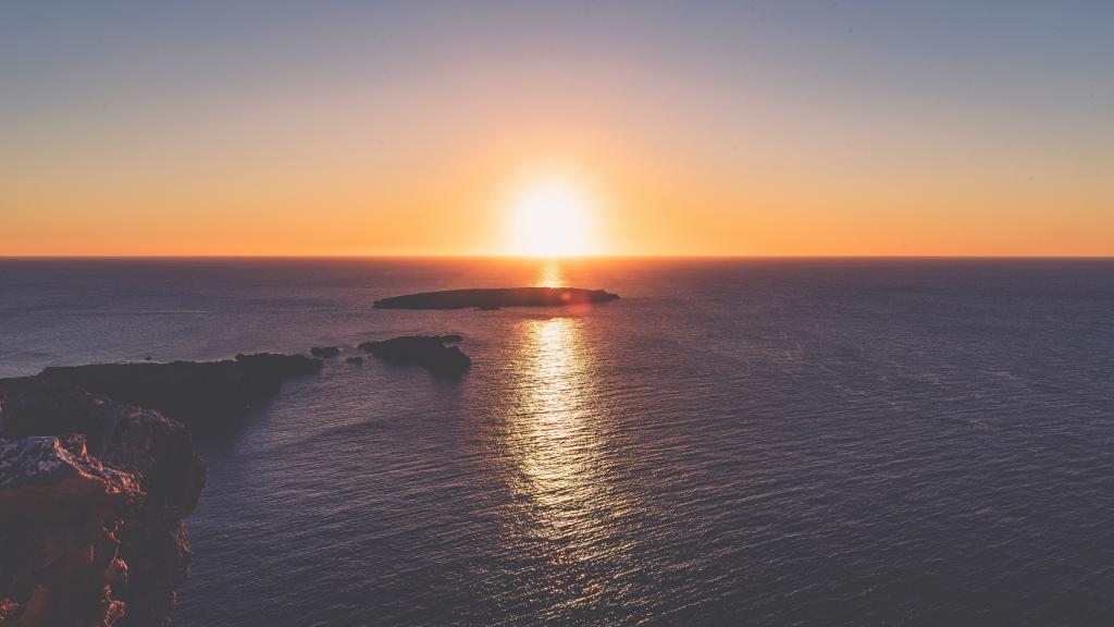 海上观日出，晓其瑰丽