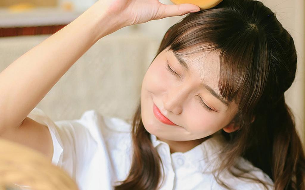 温柔娴静的气质美女