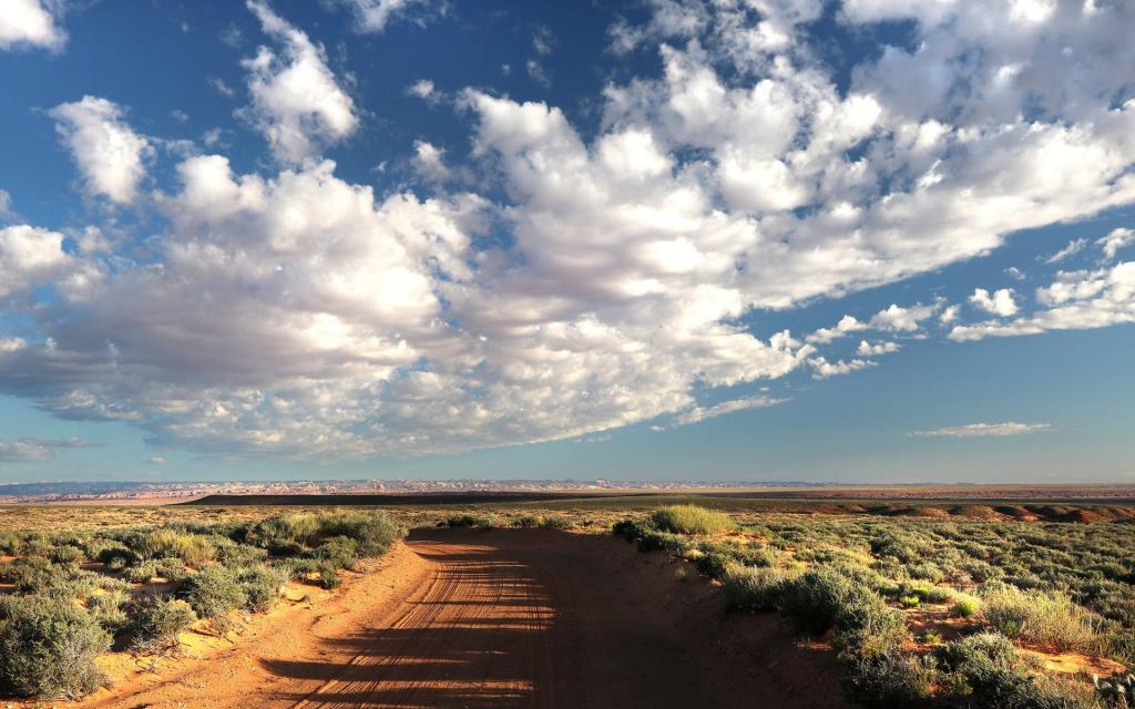 湛蓝的天空,皎白的白云