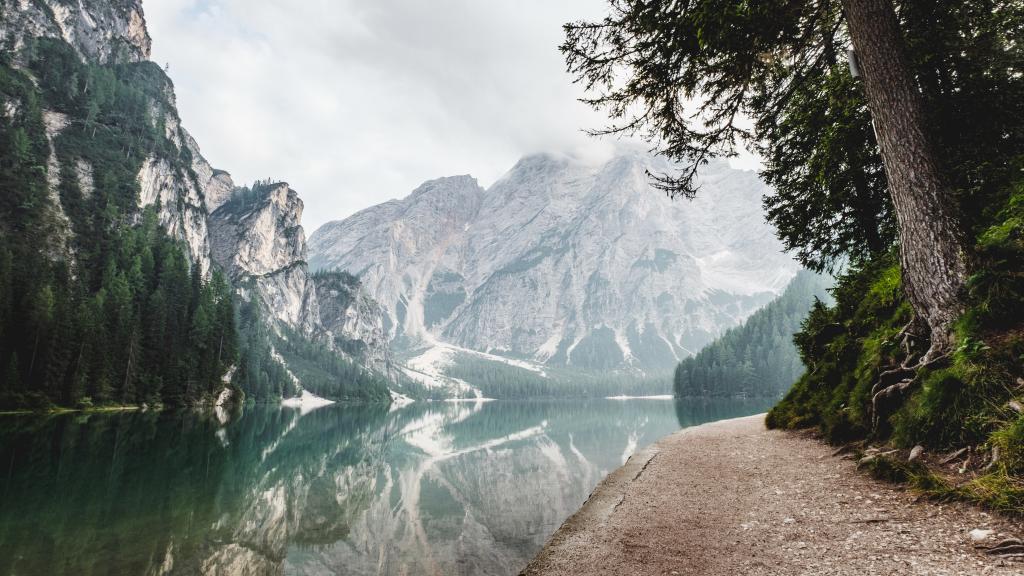 繁华尽处，寻一处无人山谷