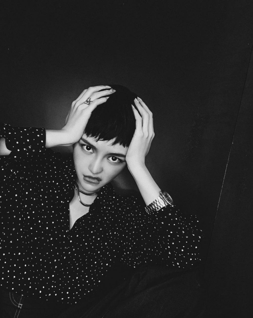 甜美个性女神周扬青