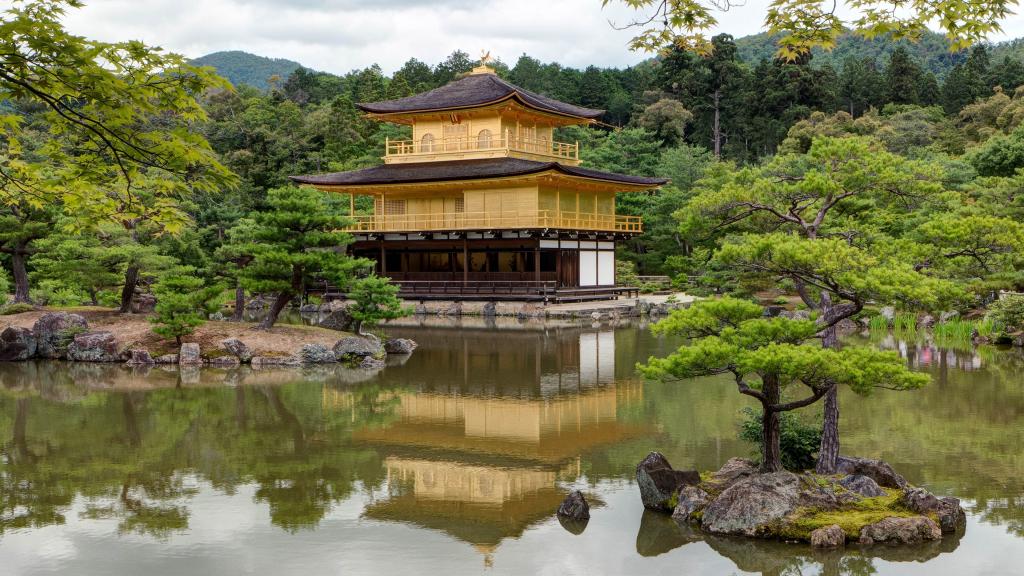 如梦如幻的湖水